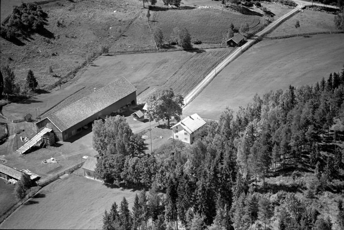 Flyfoto av Stenseng gard, Stensengdalen, Ringsaker.