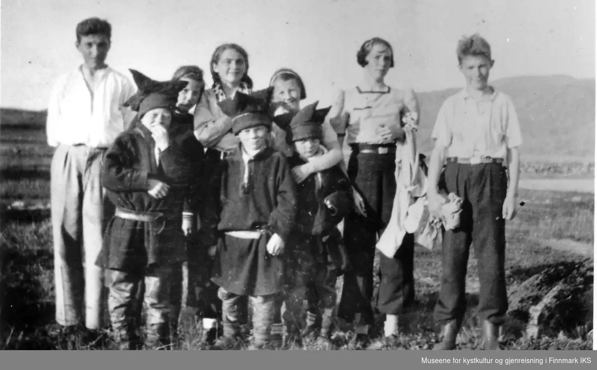 Barn som var på internatet i Kongsfjord. Ant. 1941