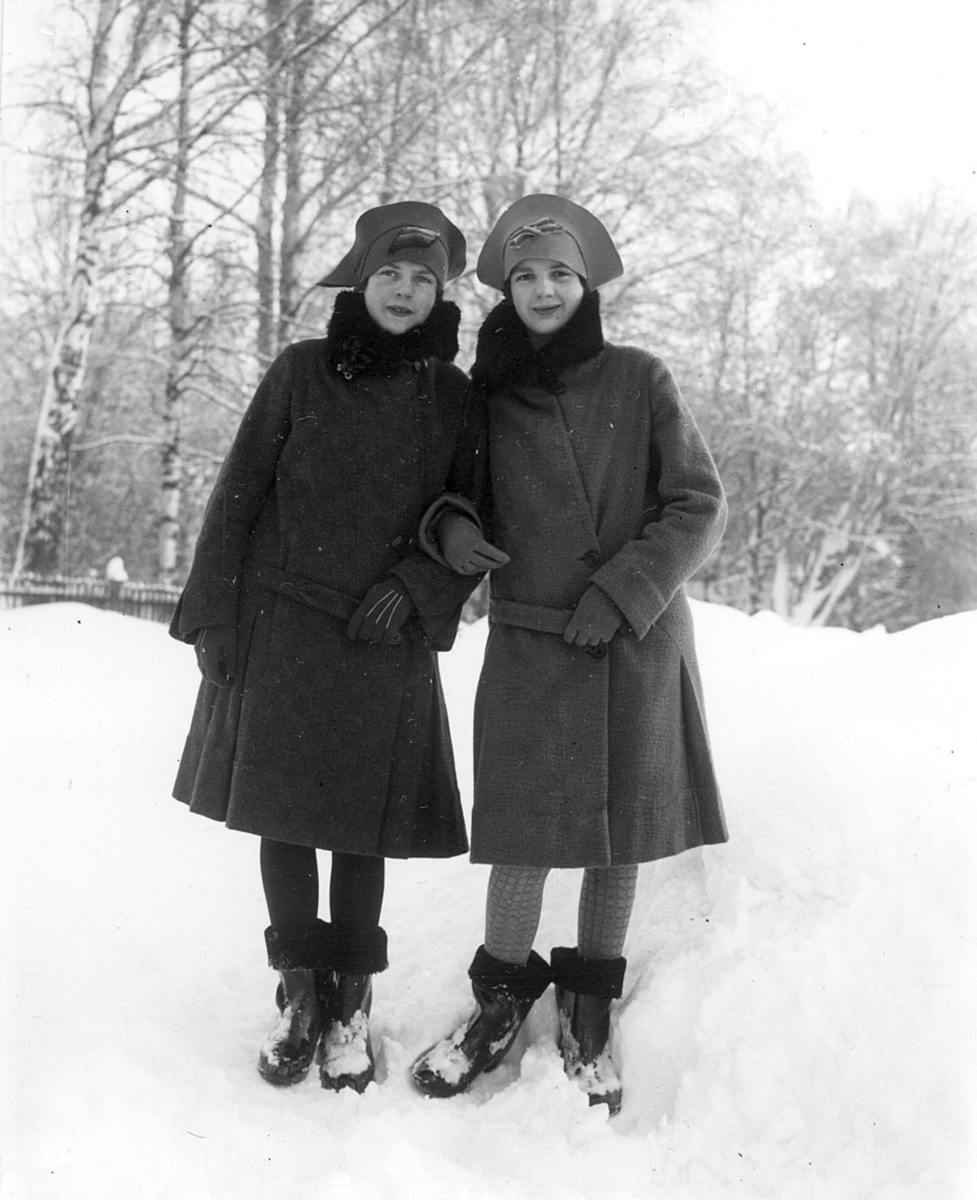 Bilde-To kvinner, vinter