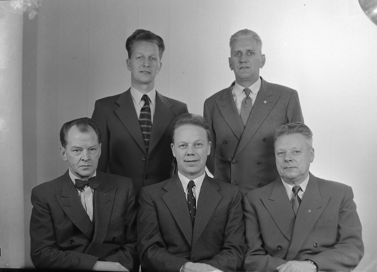 Styret i Løkken Skytterlag i jubileumsåret 1955.