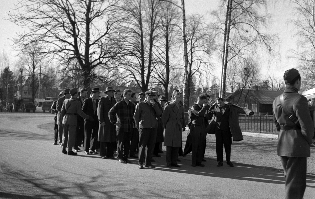 Fallskärmsjägarskolan i Karlsborg 1953.Inryckning.