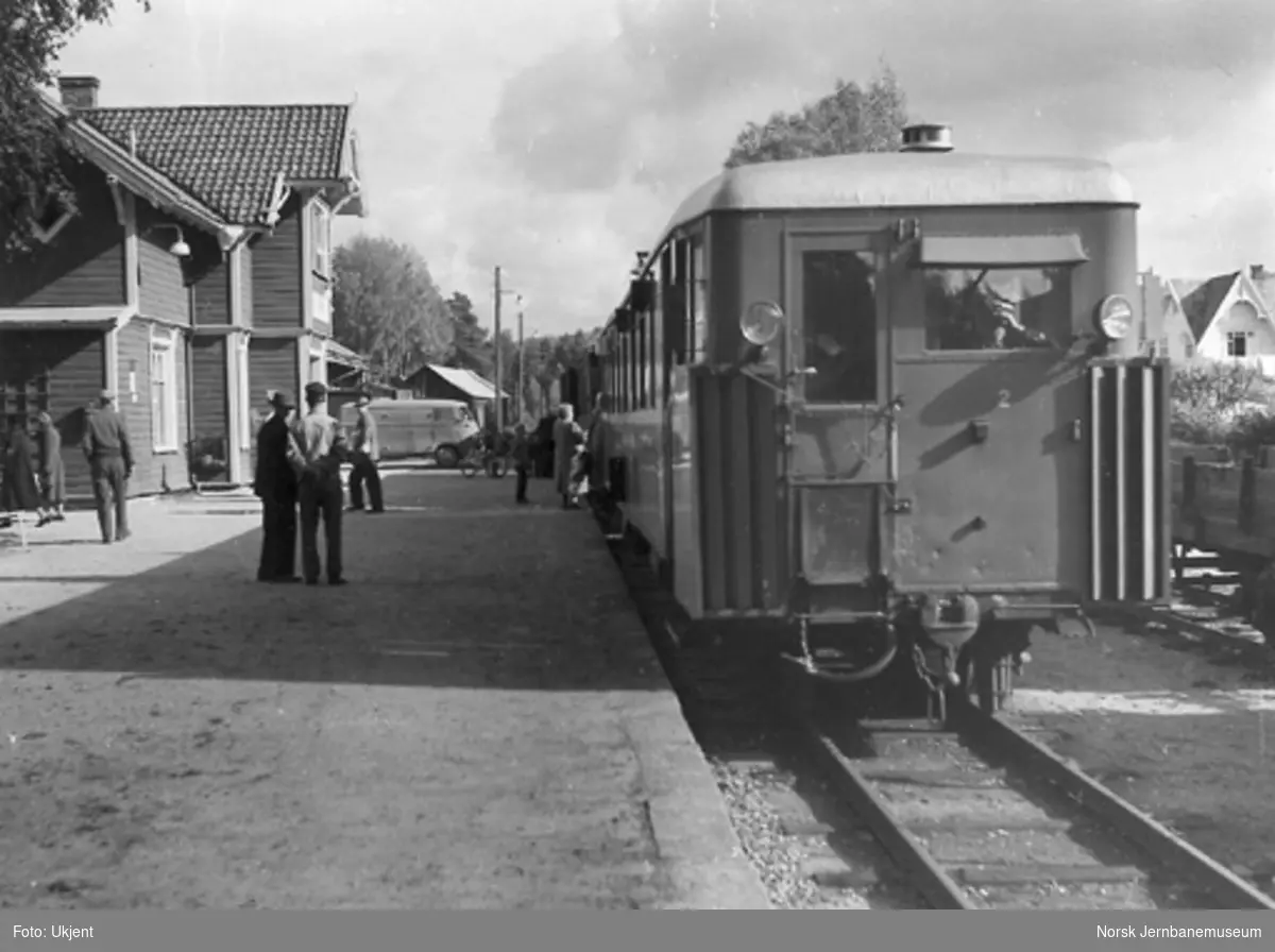 Hornnes stasjon med motorvogntog