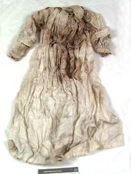 Svøp, liksvøp, med løse ermer og underplagg, del a