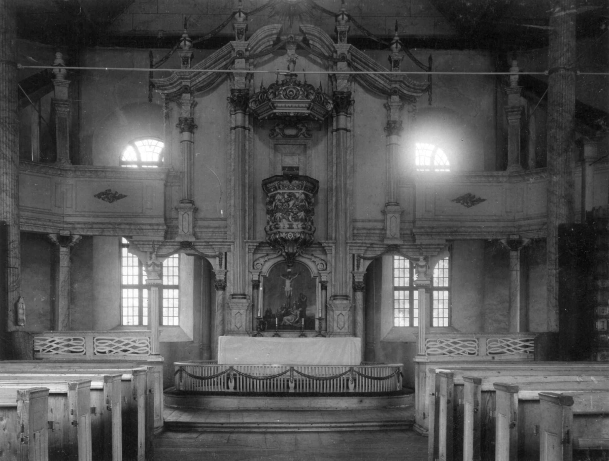 Sør-Fron kirke (Søndre Fron kirke) (127), Sør-Fron. Interiør.