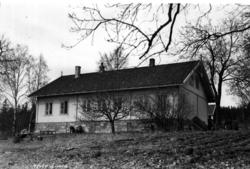 Årvoll gård, Oslo, Østre Aker. Våningshuset sett fra hagen.
