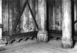 Stavkirken fra Gol, Hallingdal. Detalj av gulv. Fotografert 