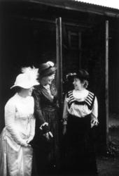 Ansatte ved Norsk Folkemuseum, 11.09.1983. Utkledd i histori