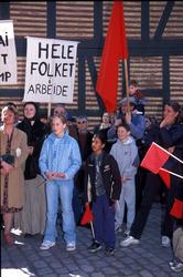 1.mai 2001 i Gamlebyen på Norsk Folkemuseum. Demonstranter m