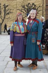 Bunadsdagen. To damer i samiske drakter.
Norsk Folkemuseum, 