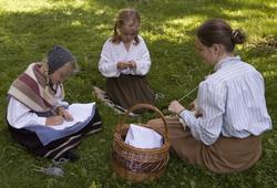 Levendegjøring på museum.Ferieskolen uke 32 i 2007. Norsk F