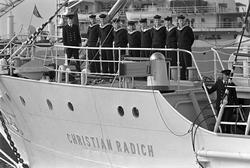 Serie. Mannskap ombord på skoleskipet "Christian Radich". Fo