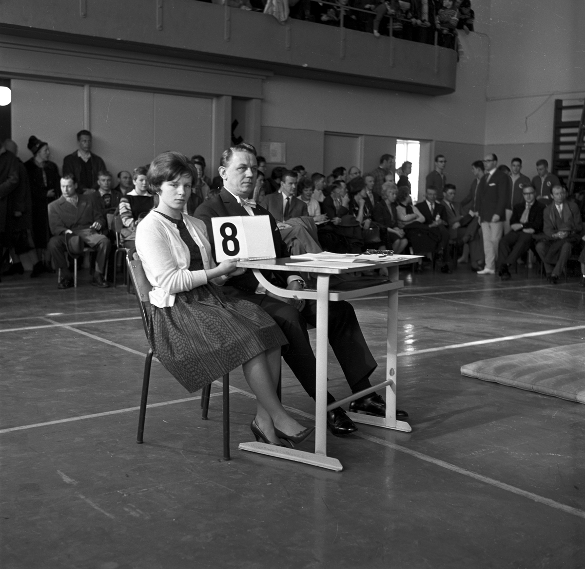 Serie. Turnlandskap mellom Norge og Danmark i Drammen, herreturnere. Fotografert 8. april 1962.