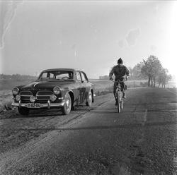 Busstreik, bil og sykkel på vei, Oslo 12.10.1959.