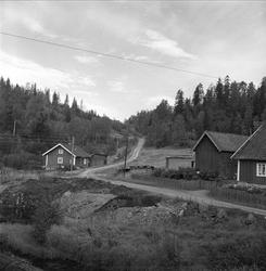 Glimt fra Lommedalen, Bærum, 07.09.1959. Boliger langs lande