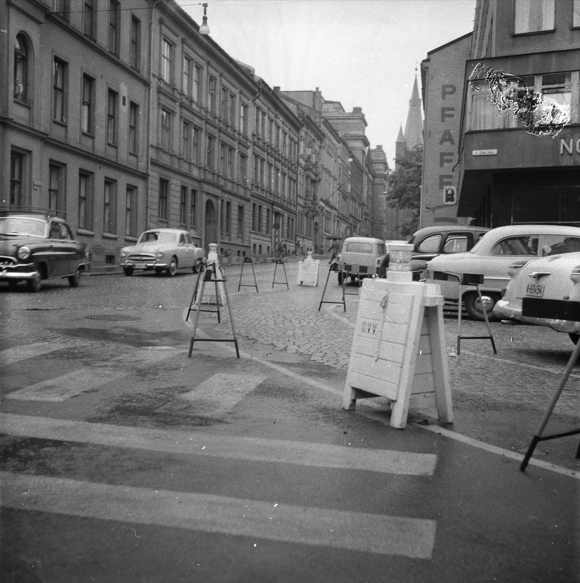 St. Olavs plass. Oslo, sommeren 1957. Gatebilde.