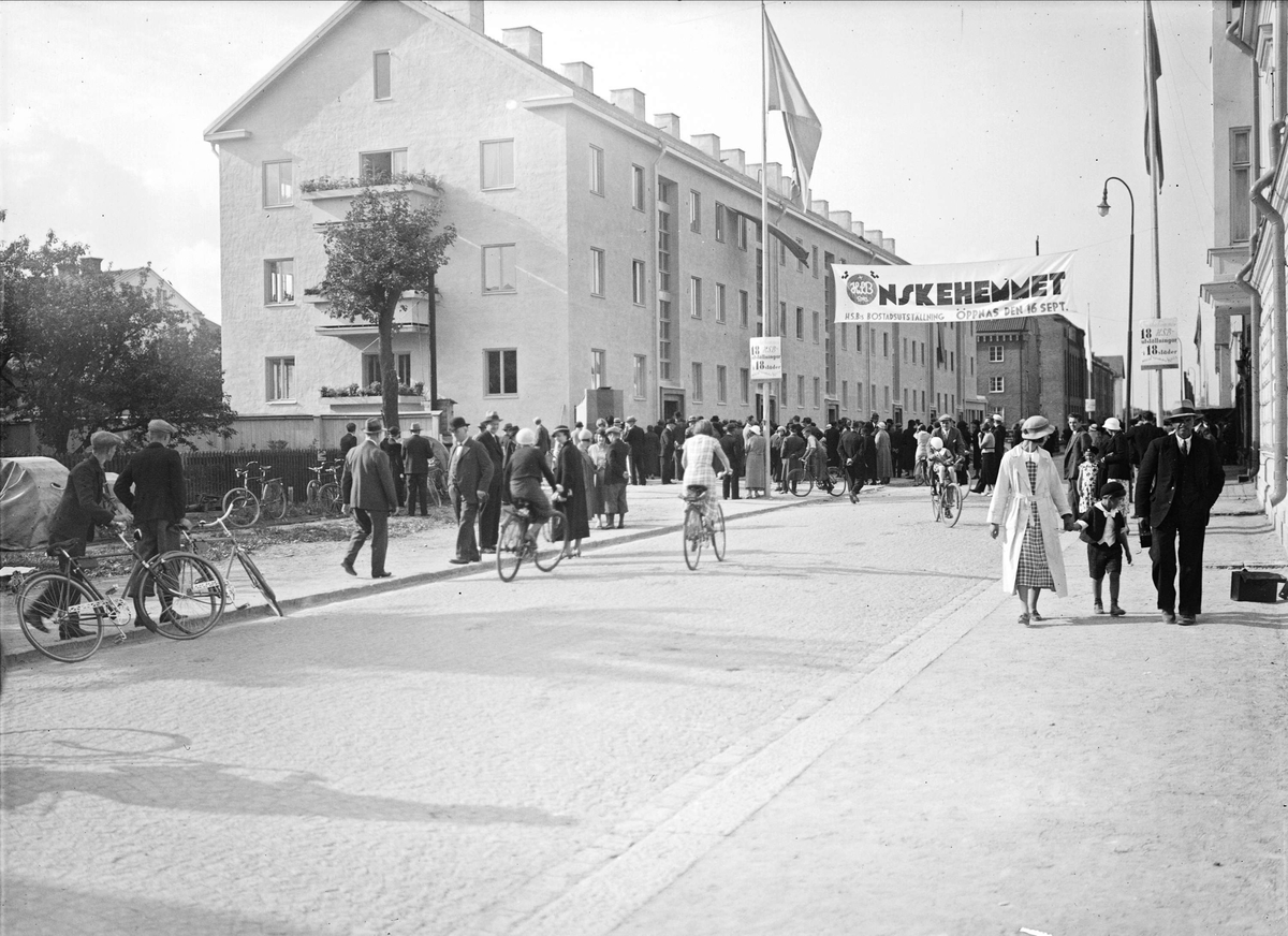 Många besökare på HSB:s bostadsutställning Önskehemmet, Uppsala september 1934