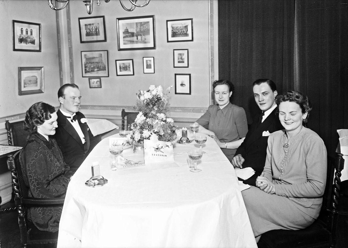 Bröllop - firande på Gillet, Uppsala november 1942