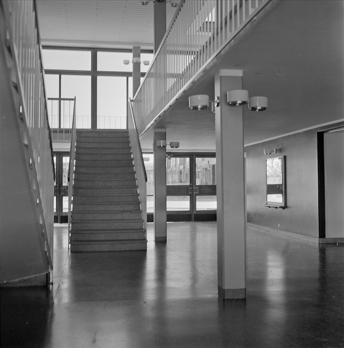 Innertrappa och hall i brantingsskolan, kvarteret tråget, uppsala ...