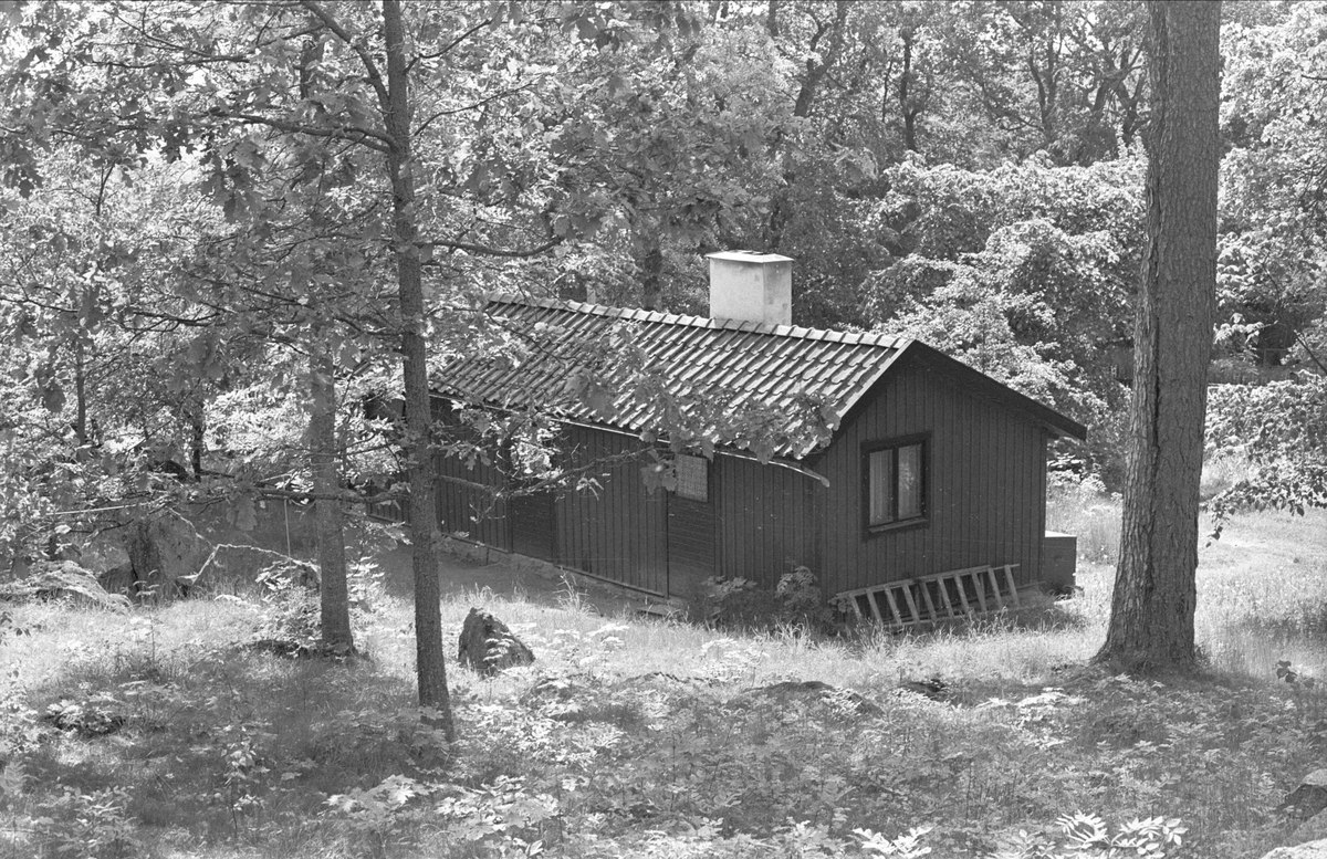 Toaletter med mera, Hammarby 5:1, Linnés Hammarby, Danmarks socken, Uppland 1977