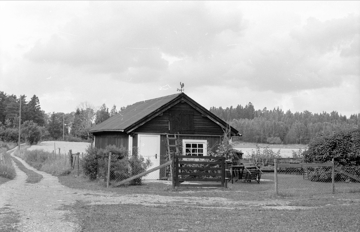 Fritidshus, f.d. ladugård, Lillinge 3:1, Funbo socken, Uppland 1982