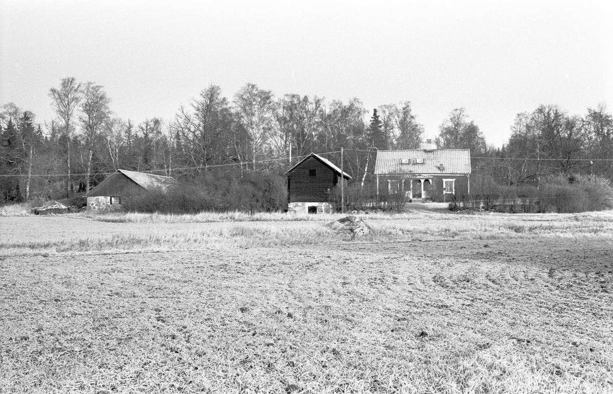 Vy över Bogrind, Halmby, Funbo socken, Uppland 1982