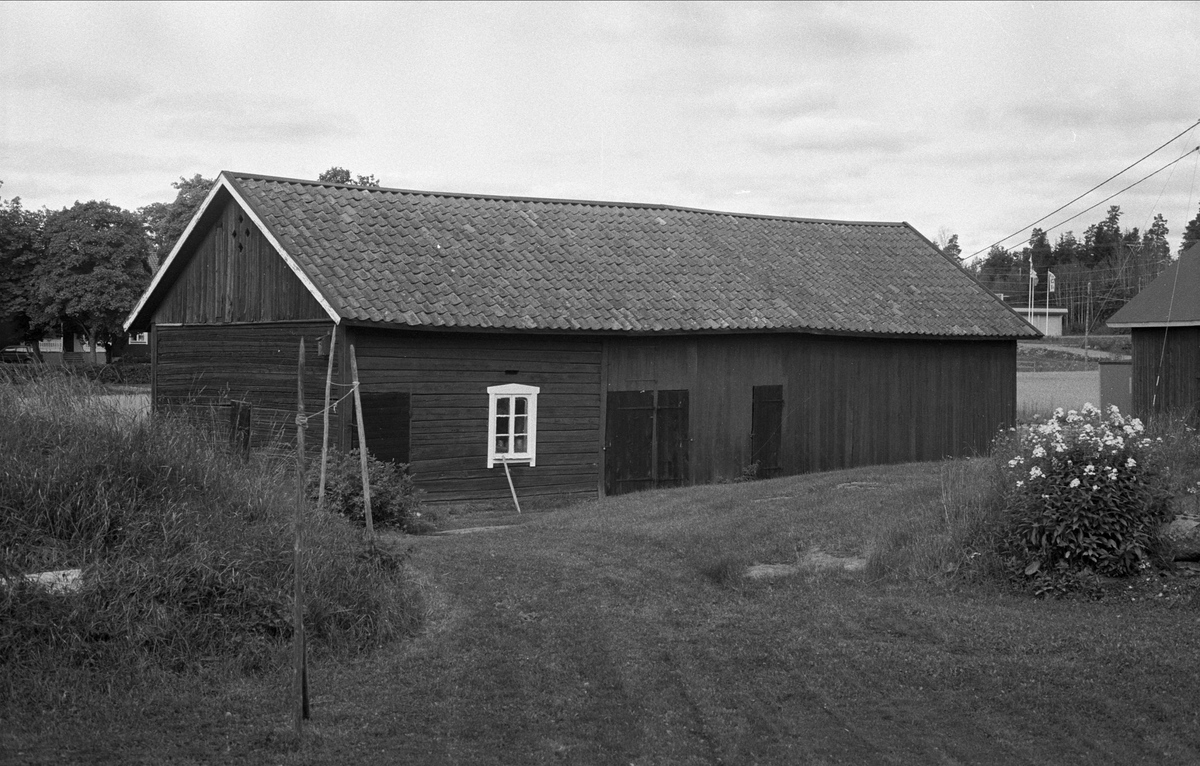 Ladugård/lada, Lilla Väsby 1:49, Almunge socken, Uppland 1987