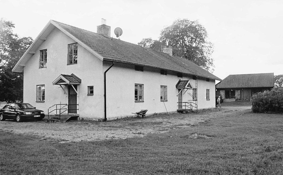 F d lantarbetarbostad uppförd omkring år 1900, Dorkarby, Tolfta socken, Uppland 2000