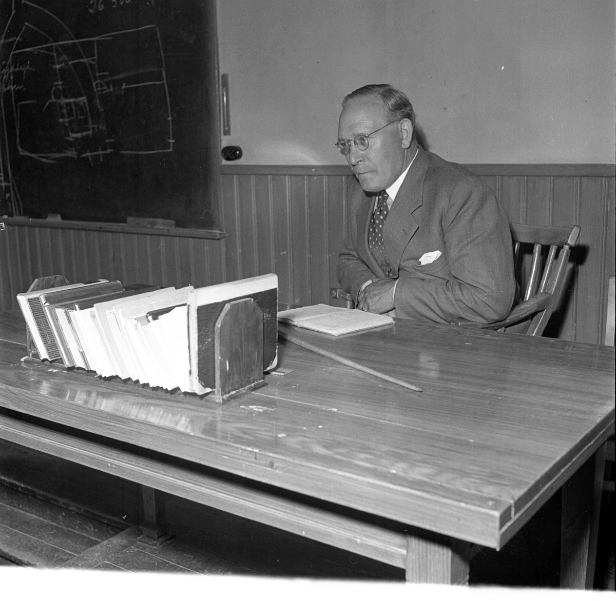 "Kantor pensioneras",  kantor och folkskollärare Knut Rimmerfeldt, Balingsta, Uppland 1954