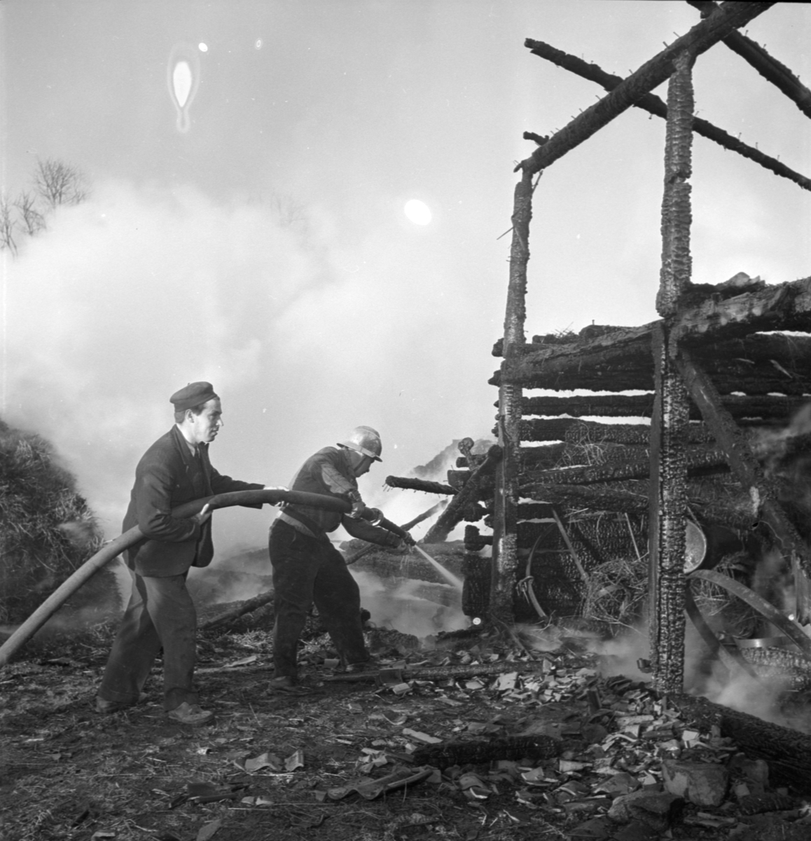 Eldsvåda - Sundbro, Bälinge, Uppland januari 1954