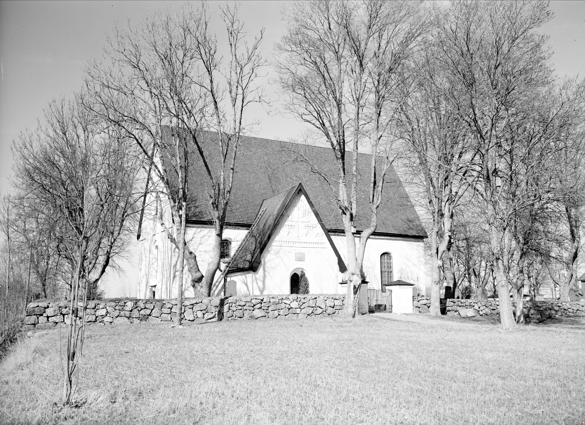 Rasbokils kyrka, Rasbokils socken, Uppland april 1948