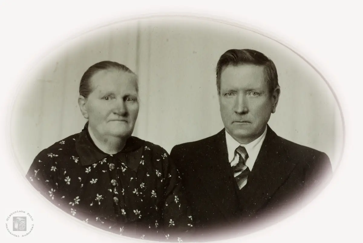 Portrett av ekteparet Regine og Knut Valand. Audnedal.
