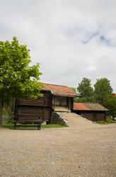 Stalløe fra ca. 1800 og sauestall fra Nedre Jørgedal i Bø, f