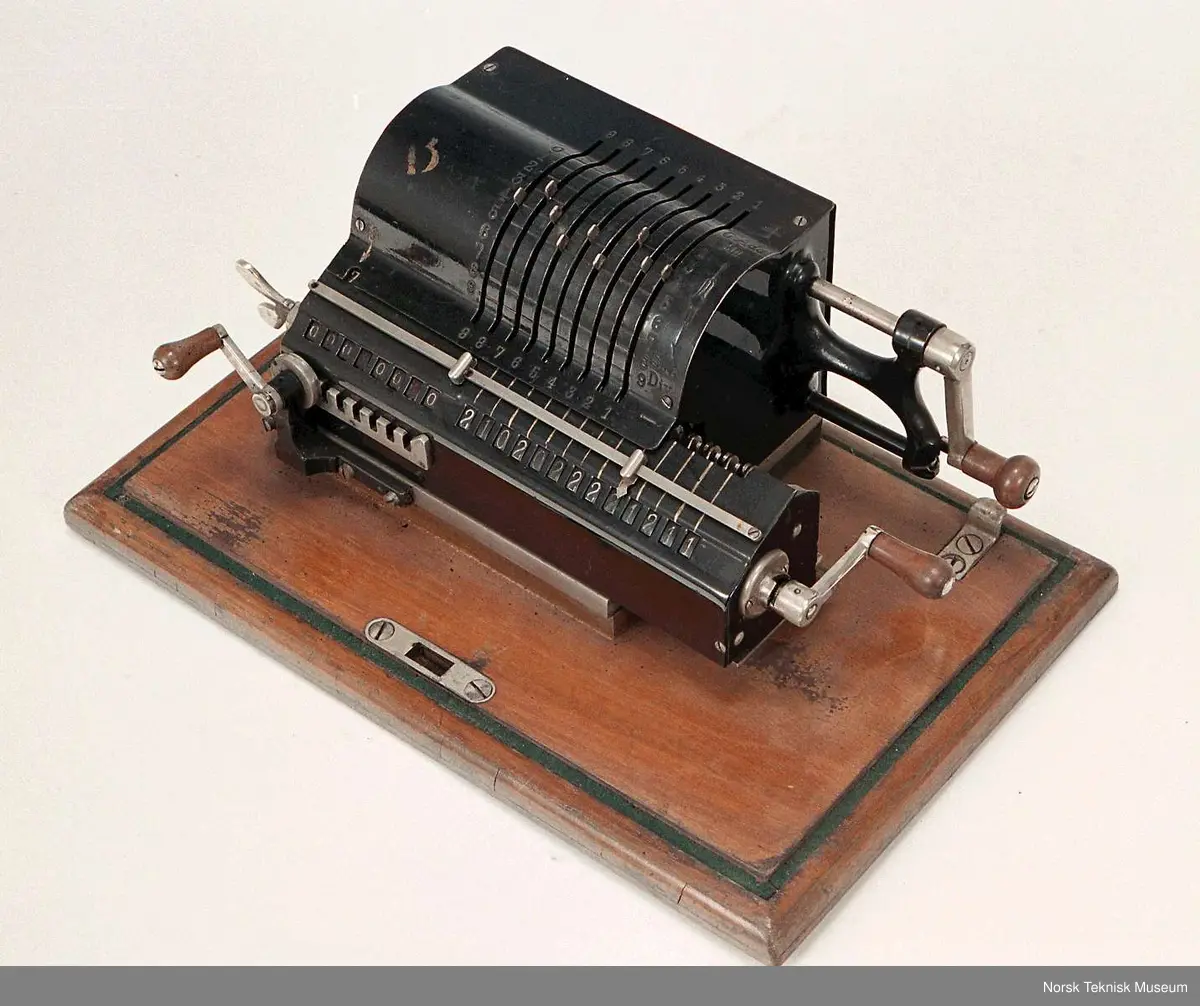 Regnemaskin - Norsk Teknisk Museum / DigitaltMuseum