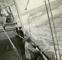 Kaptein Helgesen ombord i Fullrigger 'Manx King'(b. 1884, Ri