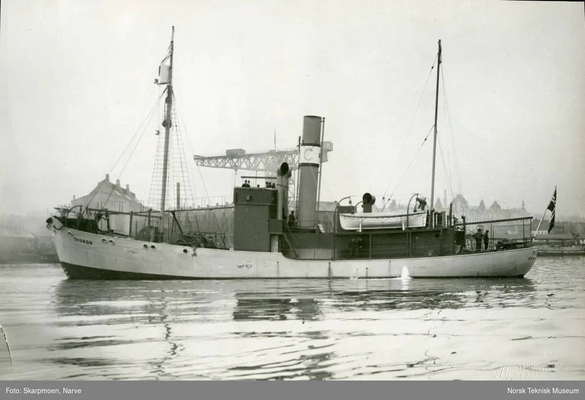 Eksteriør, hvalfangstskipet D/S Thordr, B/N 436. Skipet ble levert av Akers mek. Verksted i 1929 til Bryde & Dahl, Sandefjord.