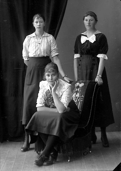 Enligt fotografens journal nr 4 1918-1922: "Andersson, Anna Grössbacke, Spekeröd".