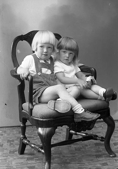 Enligt fotografens journal nr 6 1930-1943: "Berntsson, Knut Herr Åh Ödsmål".