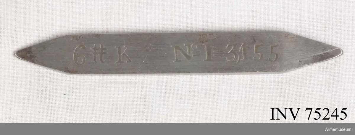 Grupp F.V. 
Märk-sticka- märkt- på ena sidan 6.K.No.1-3.155, på den andra sidan tre kronor och 1834.