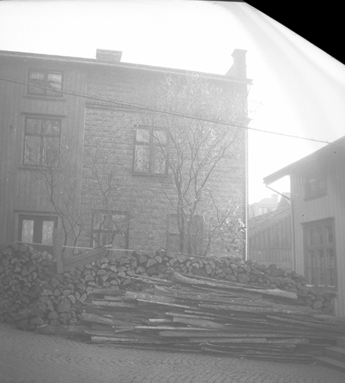 Text till bilden: "Sigge Lundbergs hus, Kungsgatan 16. 1945.11.06".



