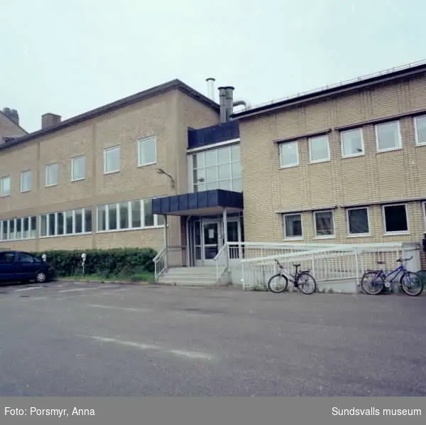 Fotografering i anslutning till dokumentation av SCA:s flyttning av forskningslaboratoriet till Åkroken.