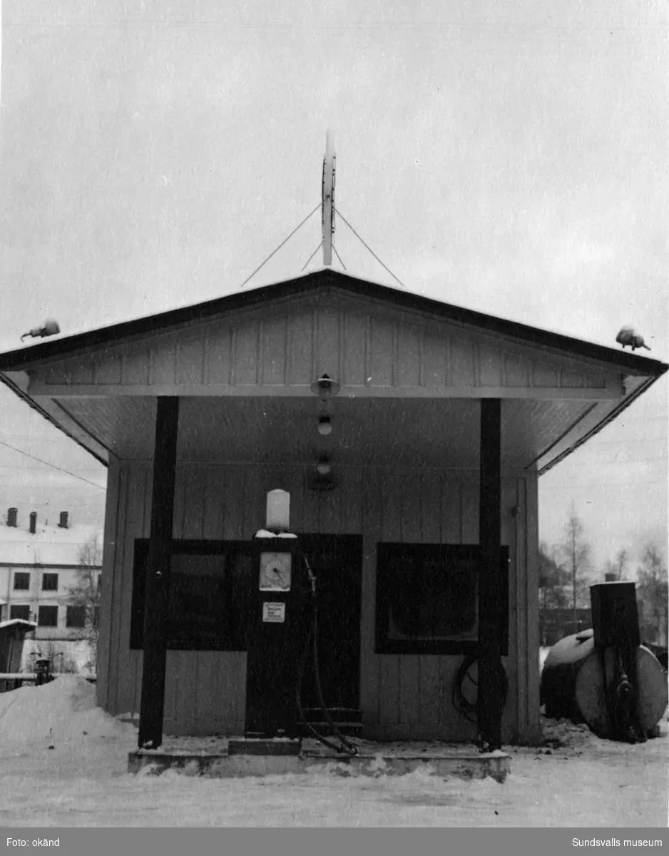 BP-stationen Bollstabruk. Köpman: Carl Dahlin.