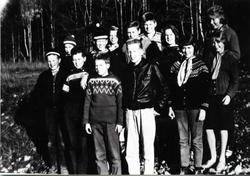 Framhaldsskuleelevar i 1962.
Fremst frå venstre: Syver Olav 