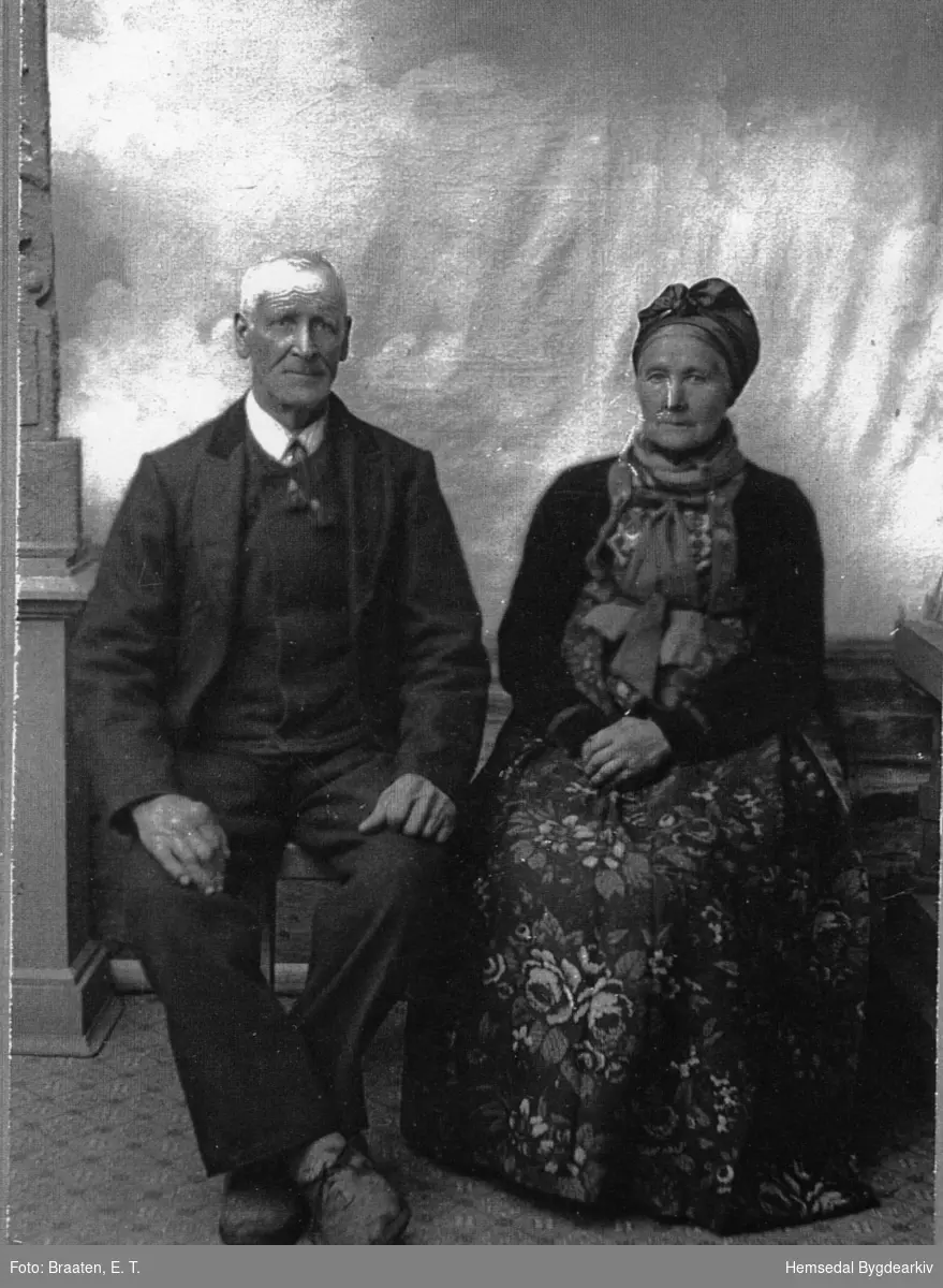 Ola S. Grøthe (1830-1910) og Anne K. Trøim (1836-1926), båe frå Hemsedal