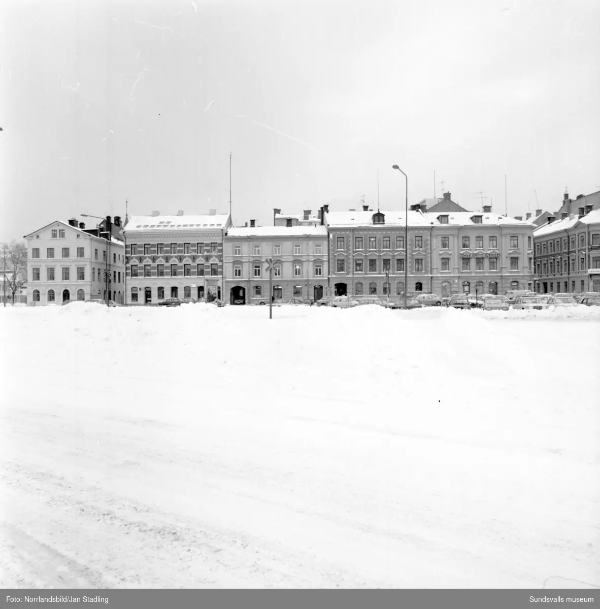 Exteriörbild av Sjögatan-Strandgatan-Tullgatan fotograferat för Stadsbyggnadskontoret. Hotell Baltic.