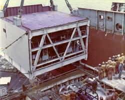 Sea Troll var en av kranlekterene som ble brukt til løftearb