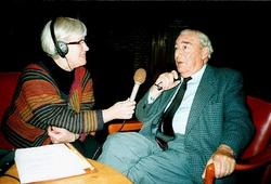 Portrett av politiker Jo Benkow som blir intervjuet om sitt 