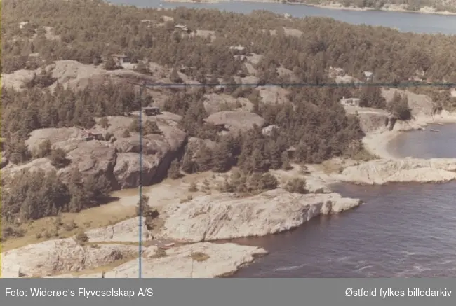 Oversiktsbilde av  Reiertangen på Hvaler, juli 1967. Skråfoto/flyfoto.