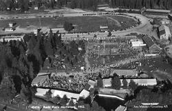 Røde Kors. Momarked 1952.