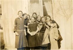 Klassebilder,  Brevik indre havn, badeliv,  Marie-Louise Chr