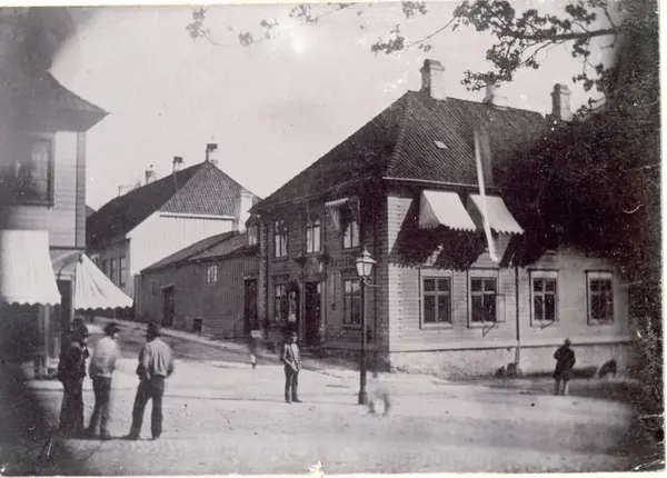 Serie Bilder Fra Gamle Skien Tatt Før 1886 - Telemark Museum ...